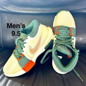 Men’s Nike Witness used size 9.5